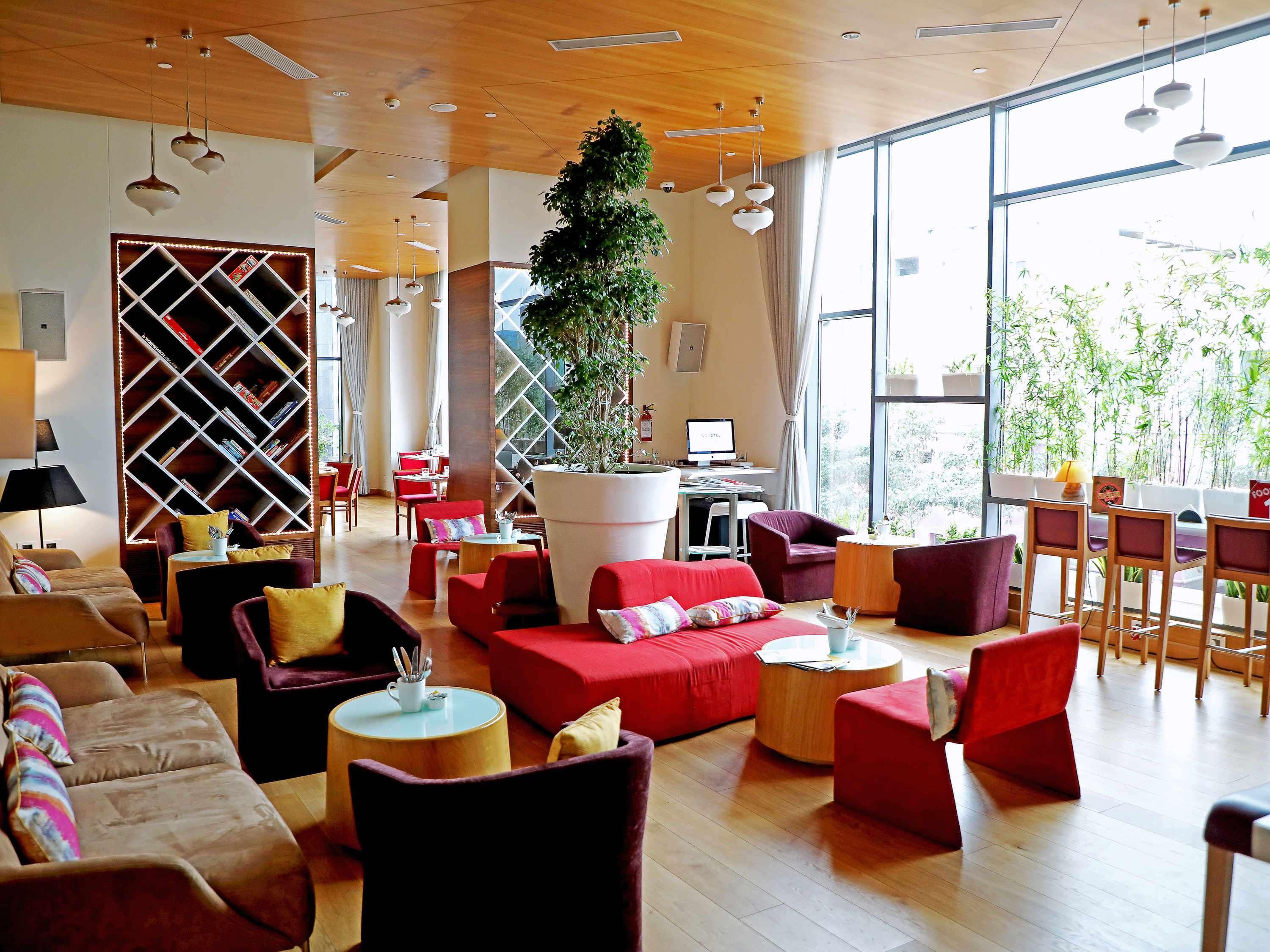 Novotel Chennai Sipcot Exterior photo The lounge at the airport