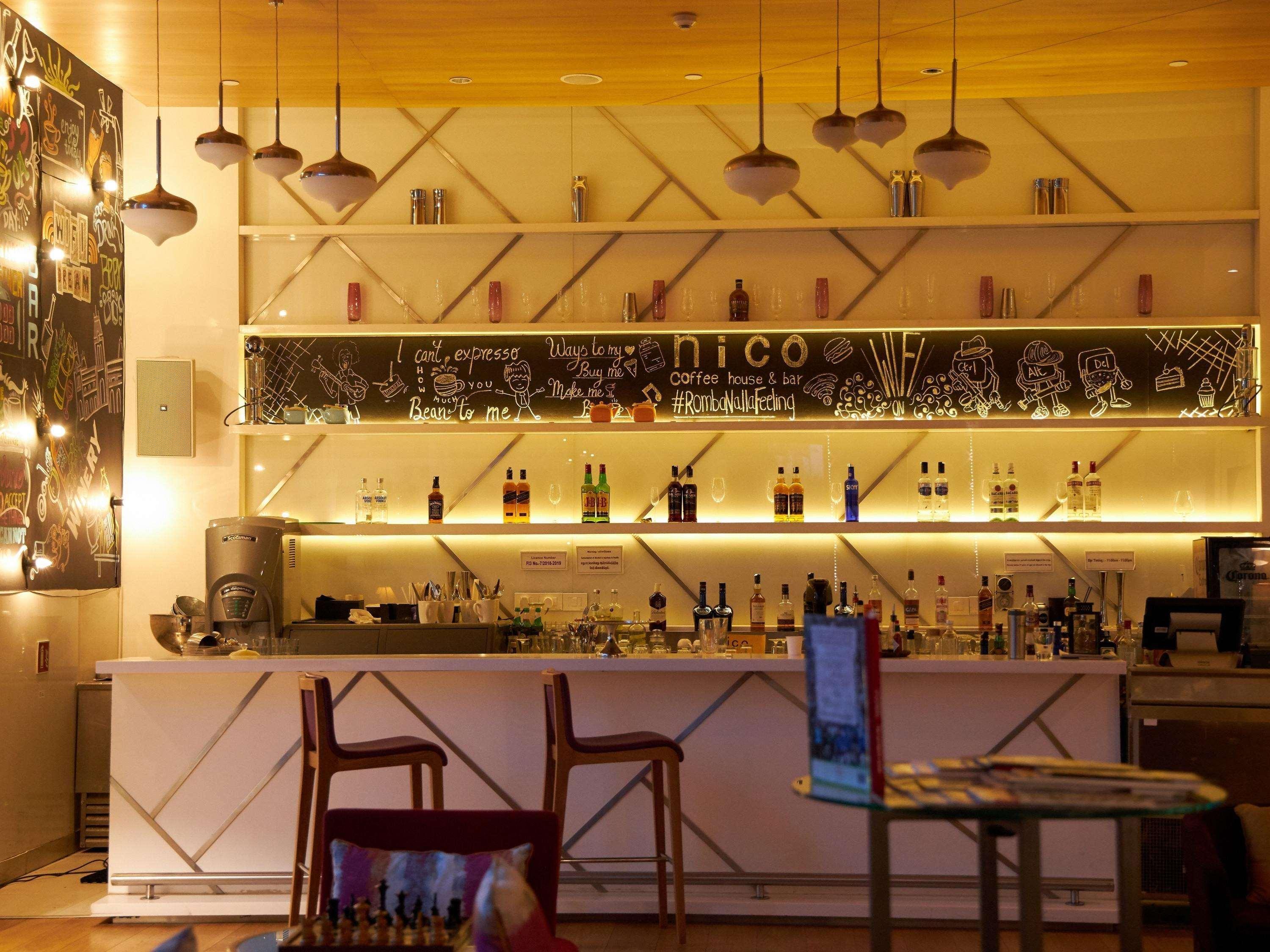 Novotel Chennai Sipcot Exterior photo The bar at the 1900 restaurant