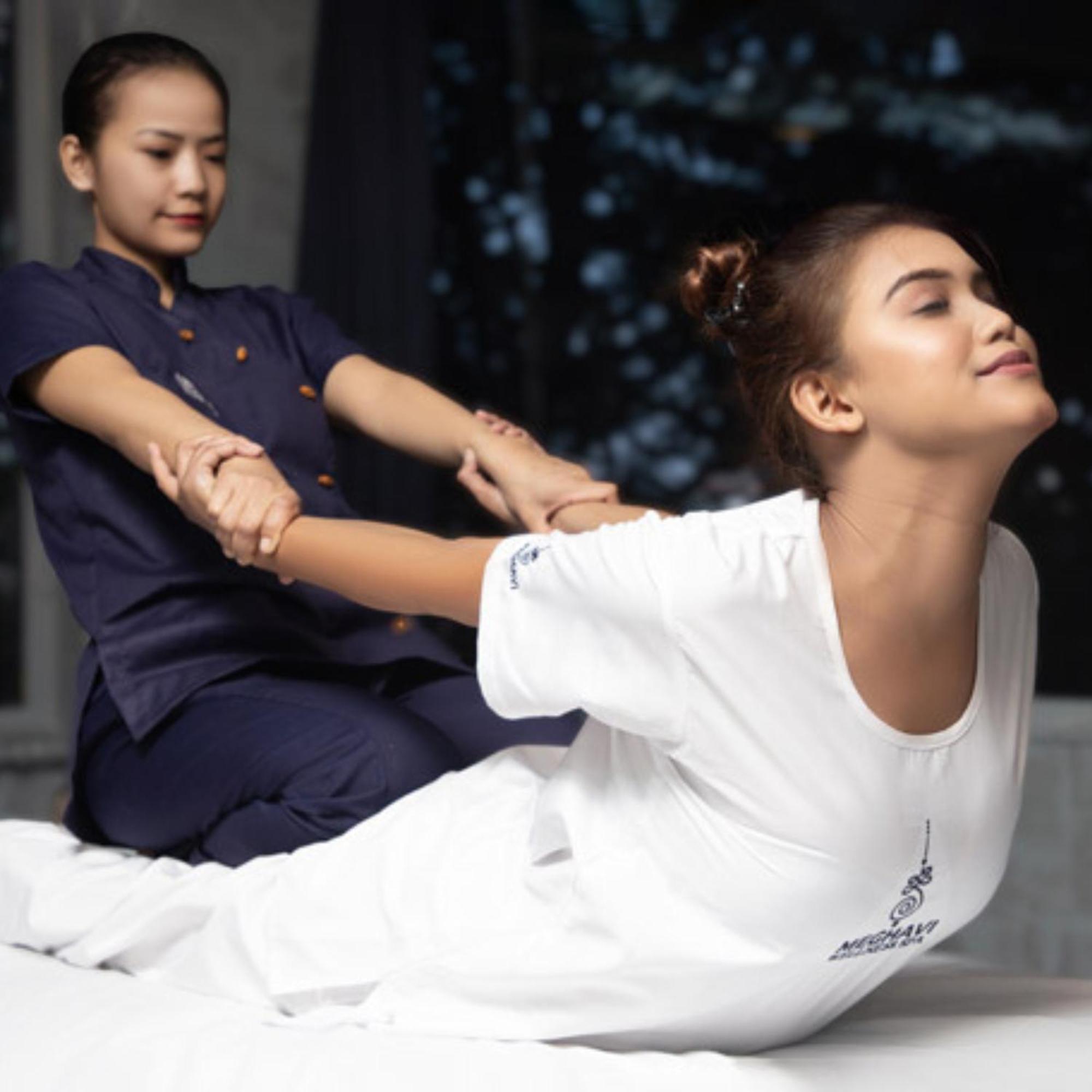 Novotel Chennai Sipcot Exterior photo Thai massage