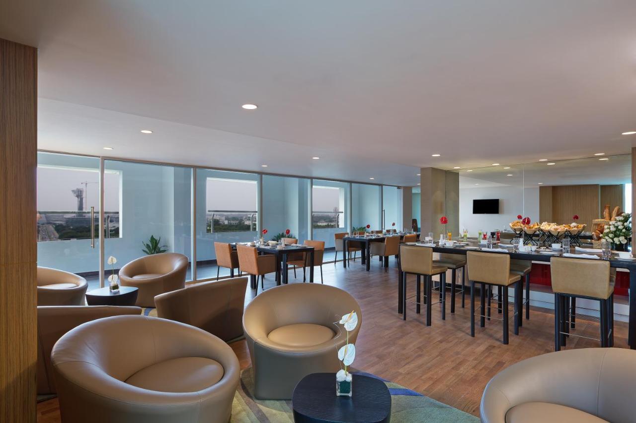 Novotel Chennai Sipcot Exterior photo The lounge at the airport